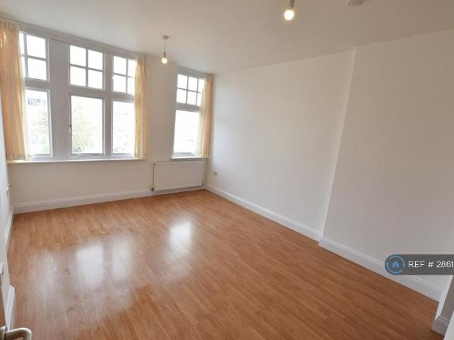 Flat for rent in Spring Park, Luton