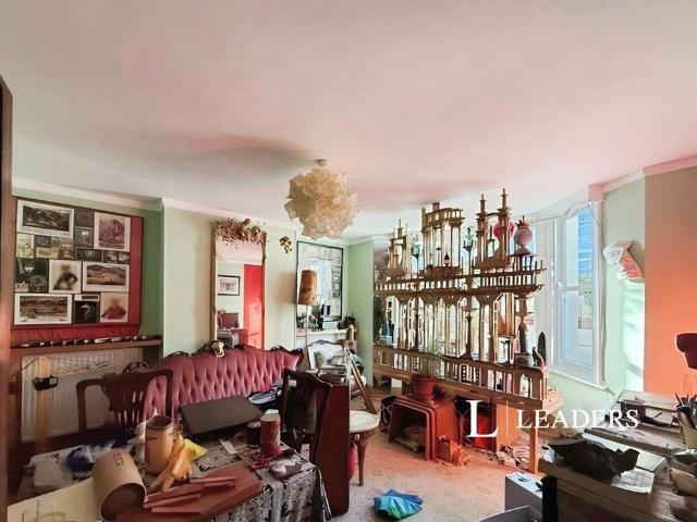 Apartment for rent in Round Hill, Brighton