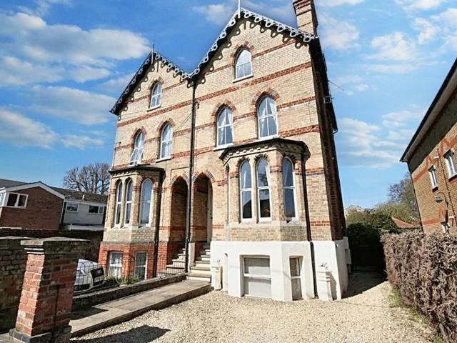 Flat for rent in Caldecott, Dromore
