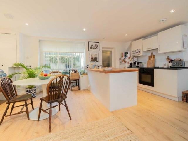 Apartment for rent in Kensal Town, Bayswater