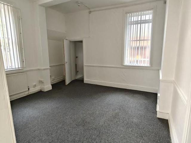 Apartment for rent in Dixons Green, West Midlands