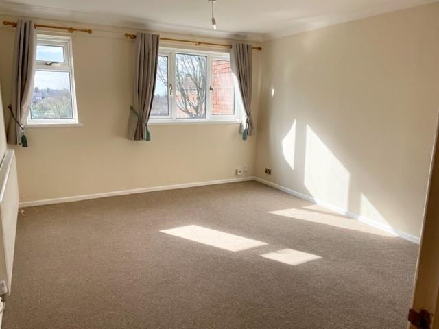 Apartment for rent in Goldthorn Hill, Compton