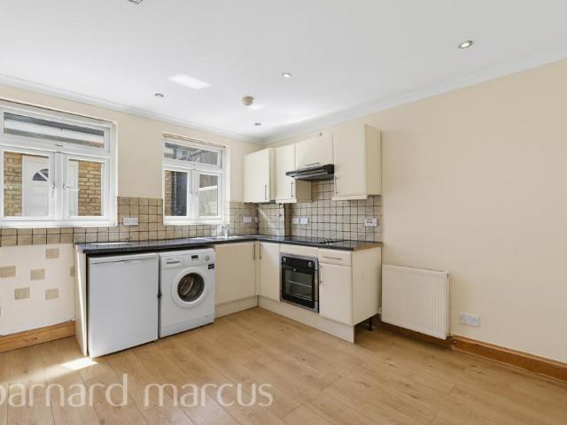 Flat for rent in London Borough of Hounslow, Greater London