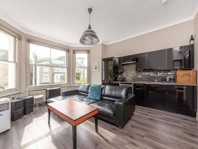 Apartment for rent in Belsize Park, Greater London