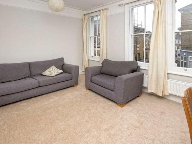 Apartment for rent in Stockwell Park, Greater London