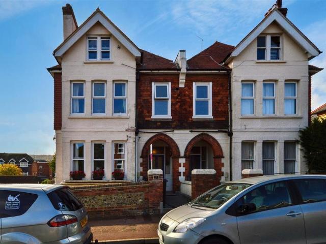 Flat for rent in Upperton, Eastbourne