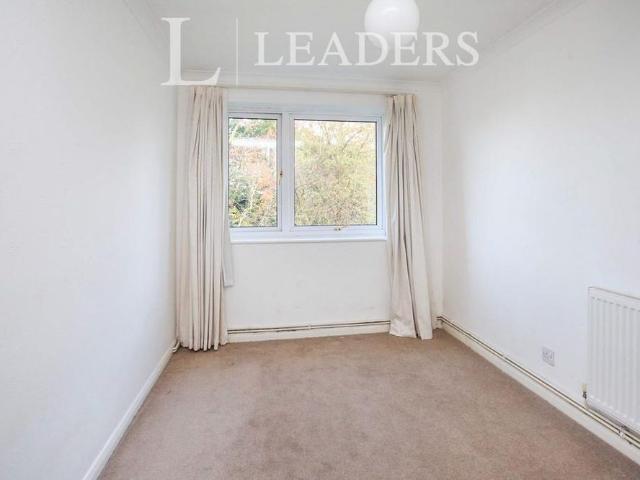 Apartment for rent in Shortlands, Greater London
