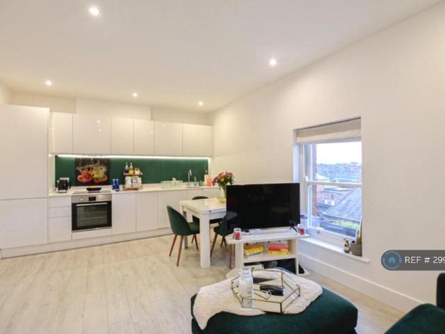Flat for rent in Cheadle, Greater Manchester