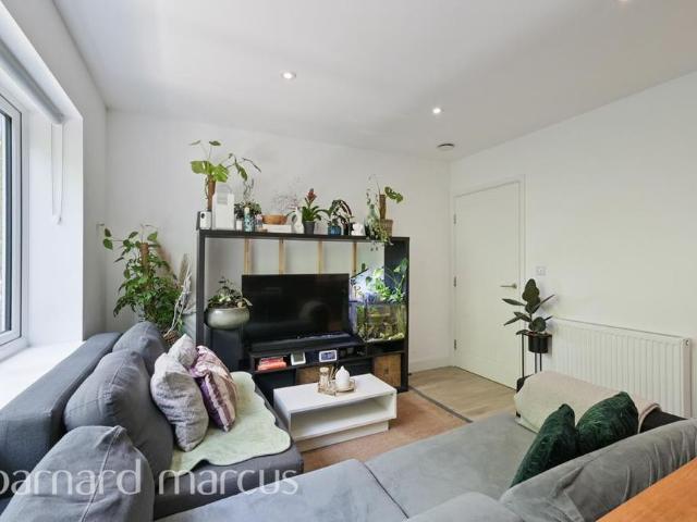 Apartment for rent in London Borough of Ealing, Hanwell
