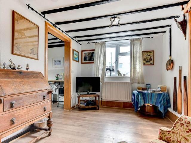 Apartment for rent in Fishersgate, West Sussex