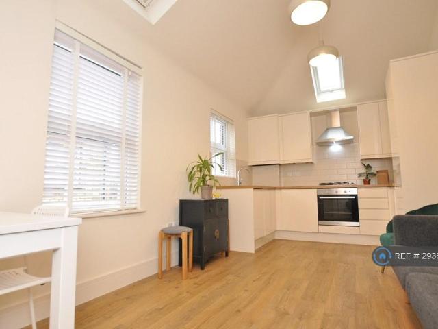 Flat for rent in Finchley, Greater London