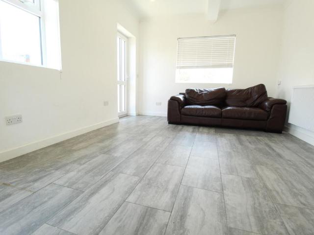 Flat for rent in Seven Kings, Seven Kings
