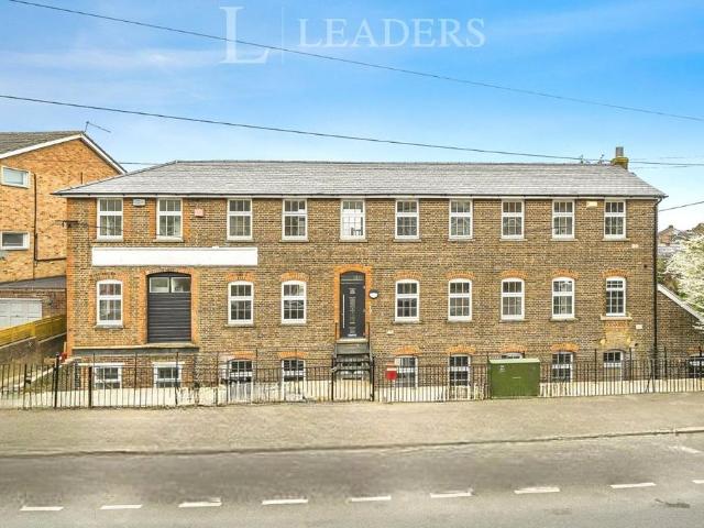 Flat for rent in Brook Street, Bourne Vale