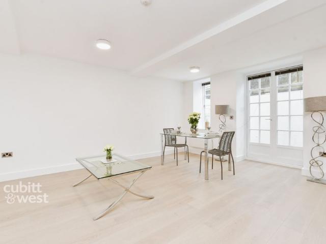Apartment for rent in London Borough of Croydon, Purley