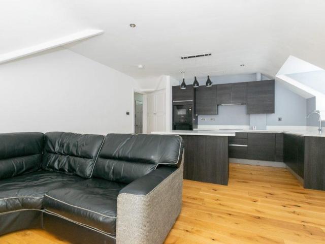Flat for rent in Roundhay, West Yorkshire