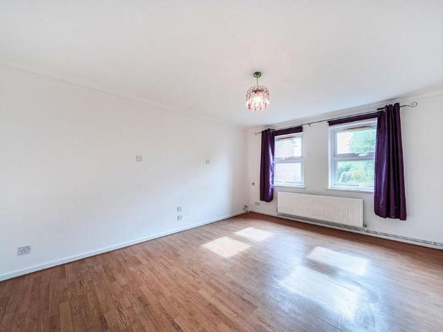 Apartment for rent in North End, Greater London