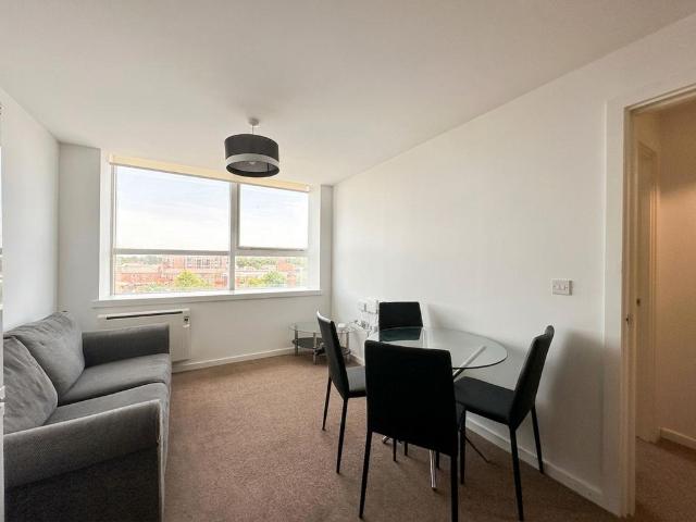 Flat for rent in Broadheath, Trafford Park