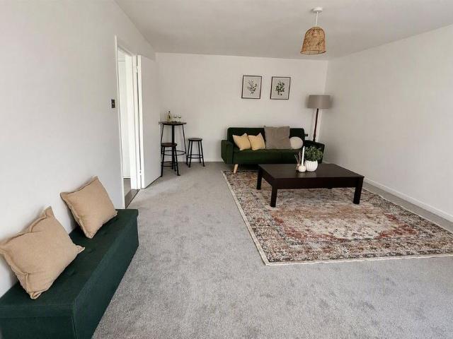 Apartment for rent in Cliftonville West, Acol