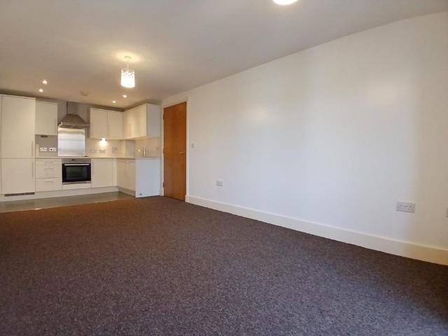 Apartment for rent in Lakenham, East Bank