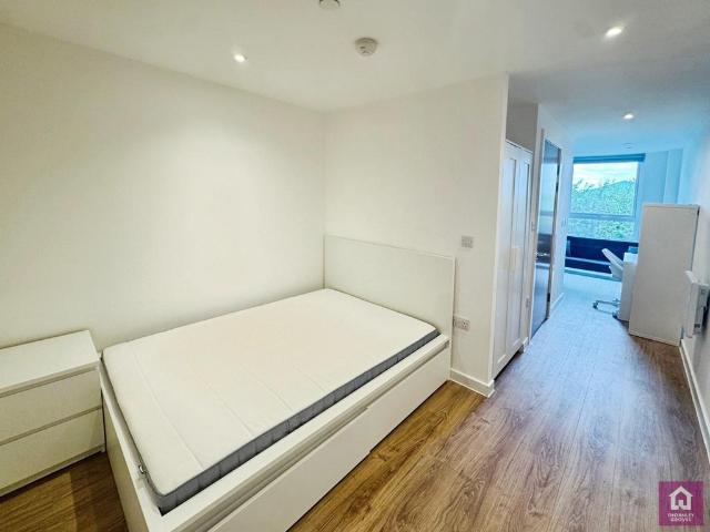 Flat for rent in Pendleton, Salford