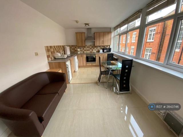 Flat for rent in St Matthew's, Old Wharf