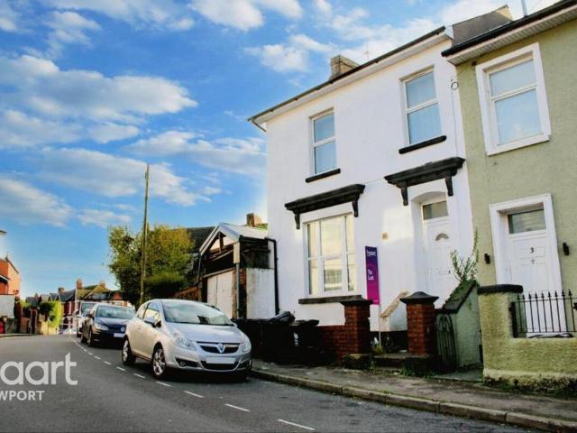 Flat for rent in Stow Hill, Wales