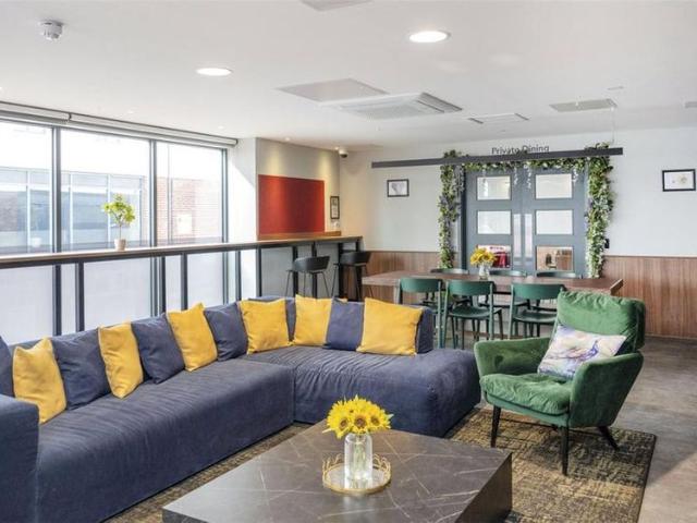 Apartment for rent in Egham, Runnymede
