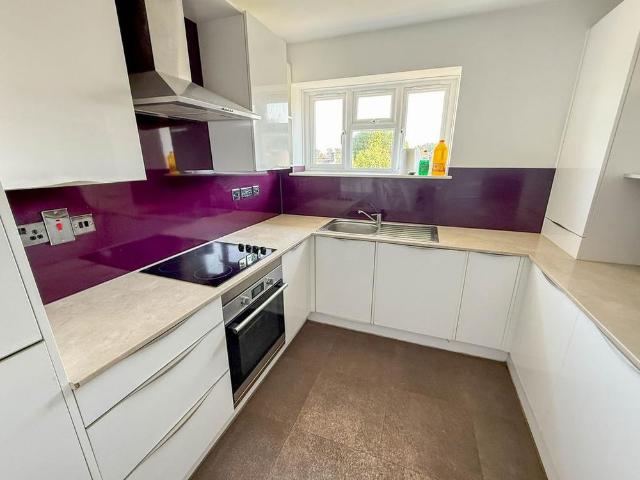 Apartment for rent in Watford Rural, Batchworth