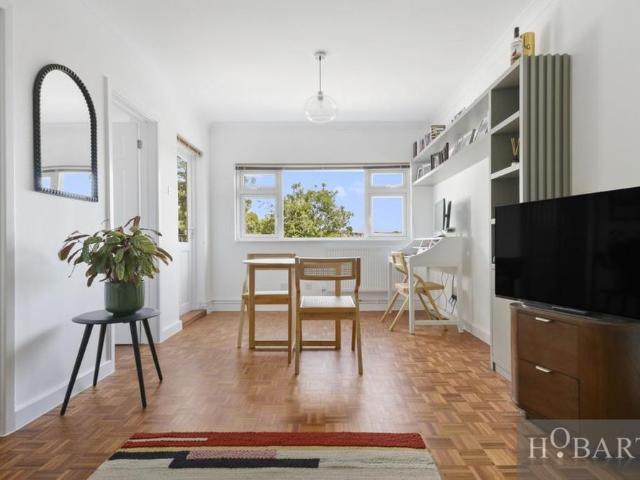 Apartment for rent in Stroud Green, Greater London