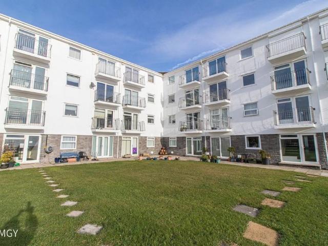Apartment for rent in The Knap, Barry