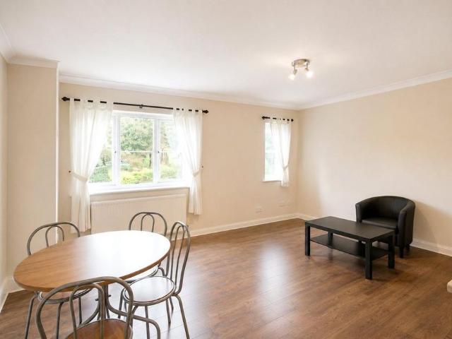Apartment for rent in Yiewsley, Greater London