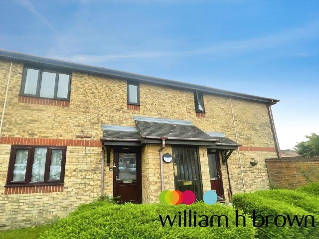 Flat for rent in Highwoods, Fordham Heath