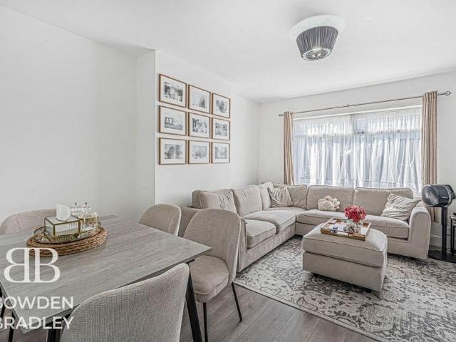 Apartment for rent in Gants Hill, Greater London