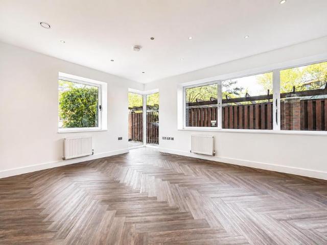Apartment for rent in Fleet, Hart
