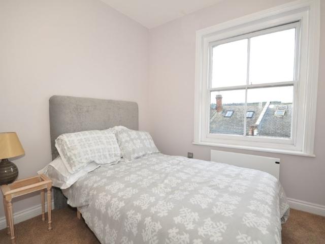 Apartment for rent in Pachesham Park, Surrey