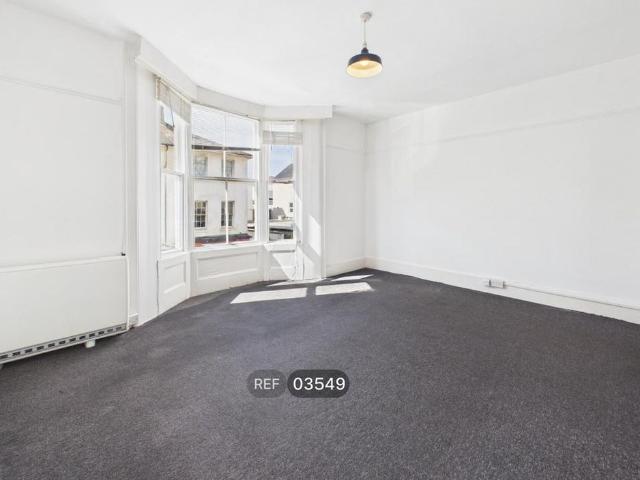 Apartment for rent in Round Hill, Brighton