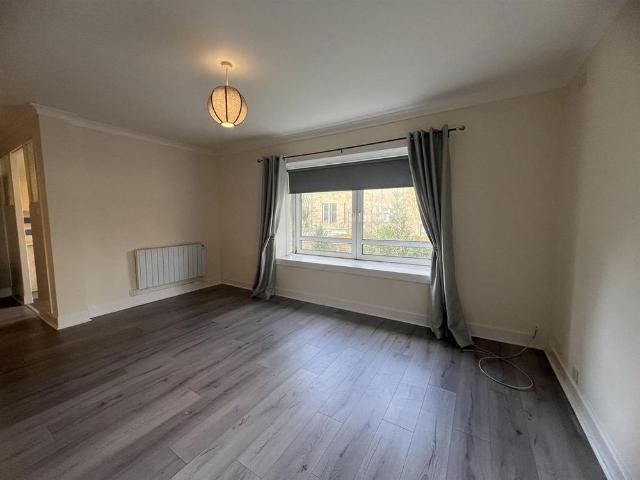 Apartment for rent in Carriagehill, Paisley