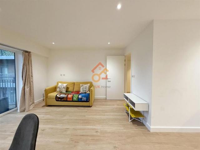 Apartment for rent in Beaufort Park, Greater London