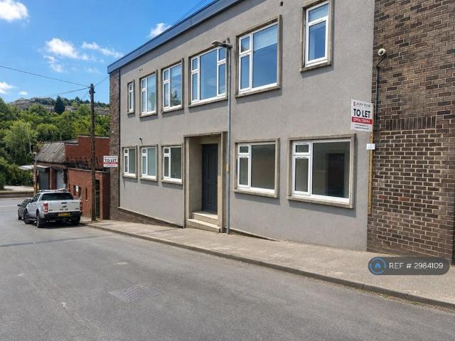 Flat for rent in Batley, West Yorkshire