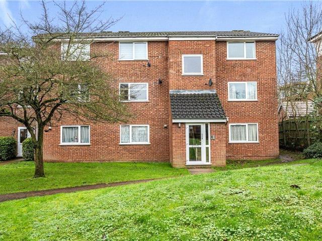 Flat for rent in Ickenham, Greater London