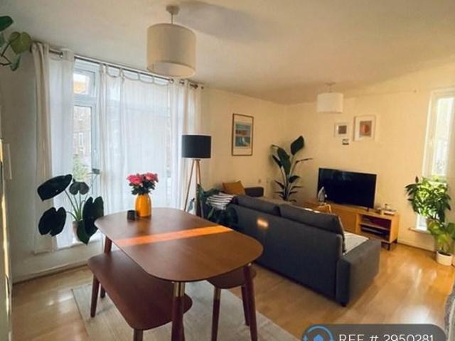 Flat for rent in Avebury East Estate, Bethnal Green