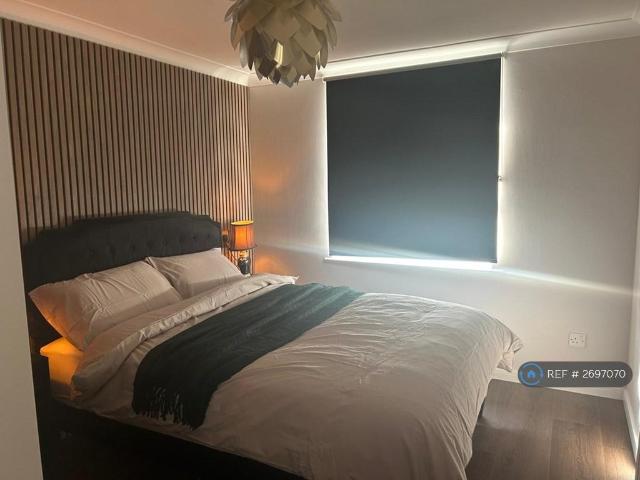 Flat for rent in Gidea Park, Greater London