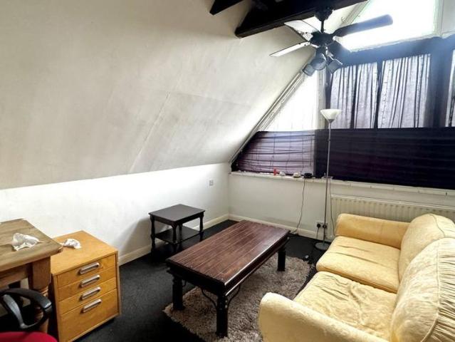 Apartment for rent in Colnbrook with Poyle, Slough