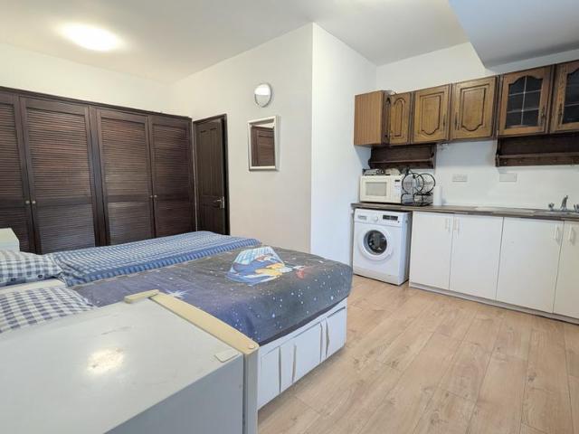 Flat for rent in Harrow Weald, Greater London