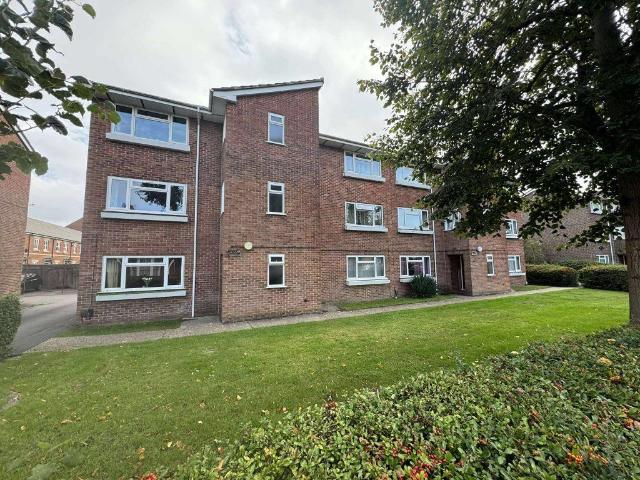 Flat for rent in Enborne, West Berkshire