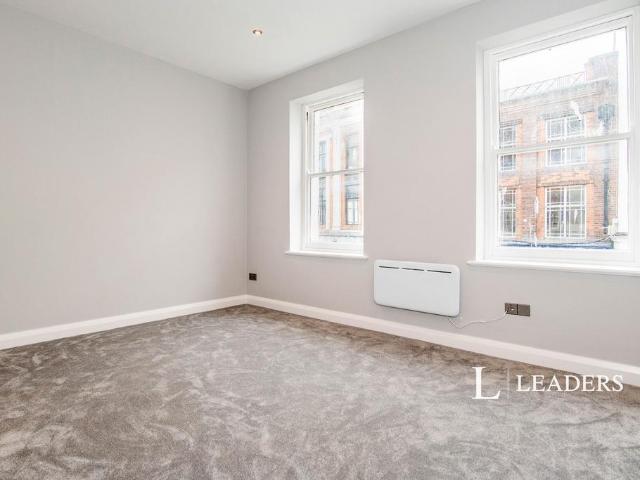 Flat for rent in Red Hill, Worcestershire