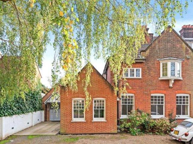 Flat for rent in Widmore, Greater London
