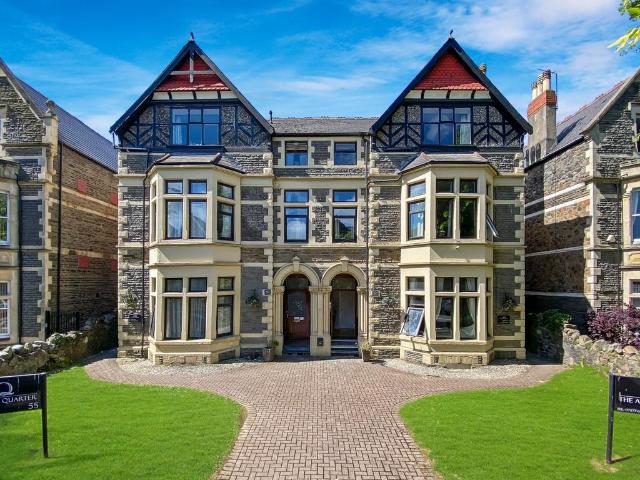 Flat for rent in Falcon Lodge, Wales