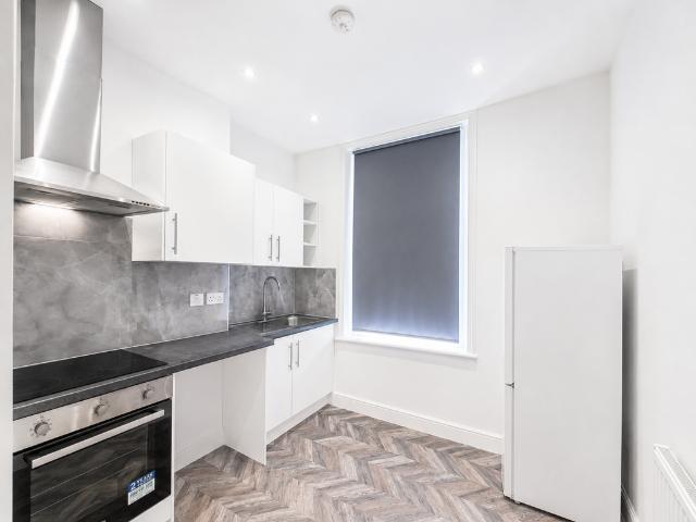 Flat for rent in Church End, Greater London