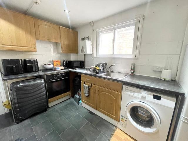 Flat for rent in Sydenham, Green Close